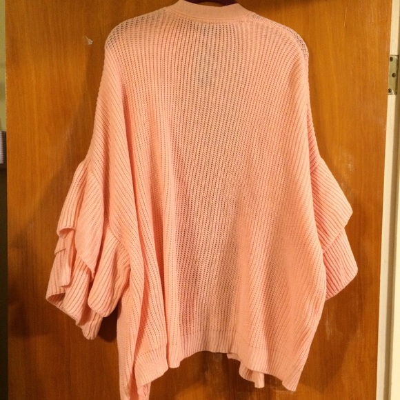 LANE BRYANT RUFFLE SLEEVE 26/28 NWT - Picture 7 of 7